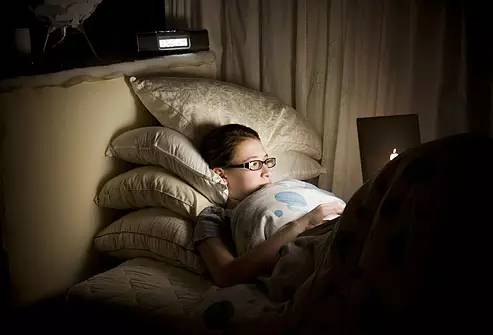 公关媒体熬夜最严重 上海地区网友熬夜比例近