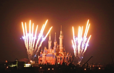 迪士尼售票渠道恢复正常 焰火秀测试绚烂缤纷_新浪上海_新浪网