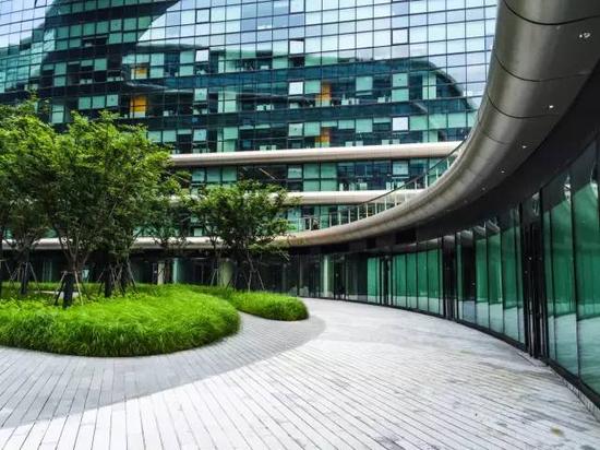 建筑设计师扎哈·哈迪德去世 曾设计长宁建筑