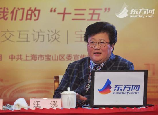 图片说明:宝山区委书记汪泓作客东方网区县行访谈