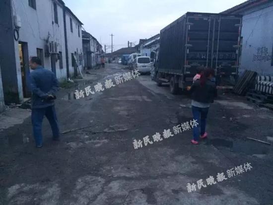 事发家庭所住小路
