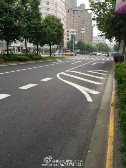 上海虹口区奇葩导流线难倒网友 已进行调整