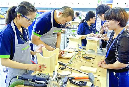 世界技能大赛全国选拔赛举行 近千名选手参加