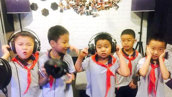 长宁区天山第一小学学生自编自唱课间铃声