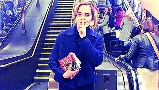 上海地铁丢书大作战遇尴尬:无人问津 书被当失