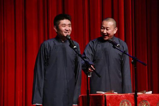 青曲社相声全国巡演来沪演出苗阜王声现身引爆全场_新浪上海_新浪网