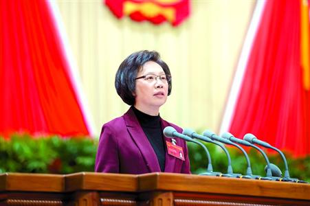 杨雄辞去上海市长职务 全体人大代表鼓掌致敬