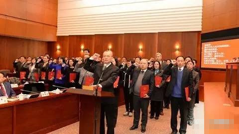 黄浦任命27个政府部门组成人员:汤宏为区政府