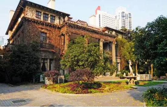 冬季的爱神花园