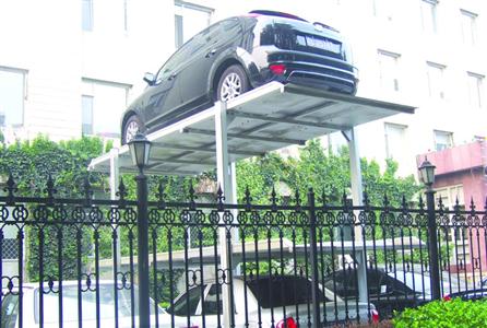 普陀一小区改平面车位为立体车位缓解车位不足