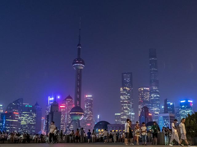 东方明珠等景观灯关闭