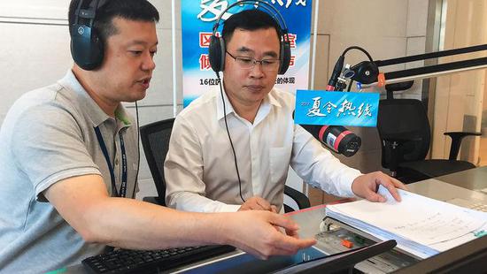 松江区代区长陈宇剑:大居配套建设短板要抓紧