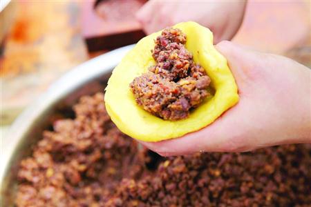 专家:无监管私厨月饼食品安全风险高 禁止对外