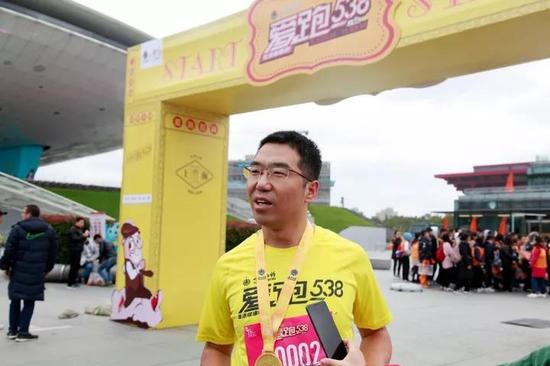 上海华氏大药房连锁有限公司助理总经理杨少麟接受采访