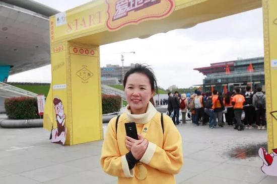 云南白药集团股份有限公司药品事业部大区总经理侯桂敏接受采访