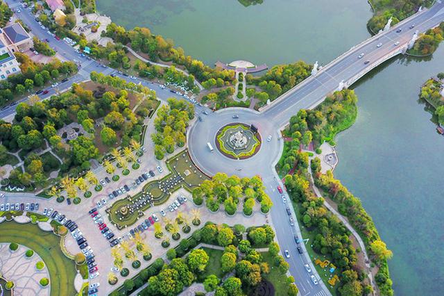 gdp千亿县城_解说千亿照片(3)