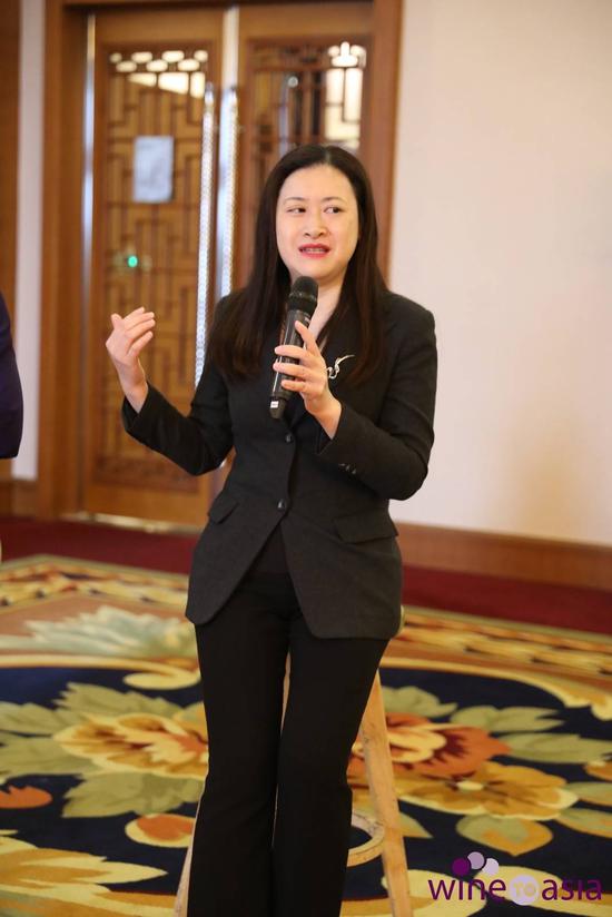 西班牙美酒代表Diana Han发言