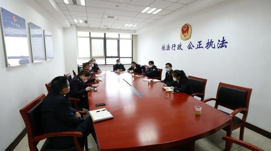 &nbsp;

宝山区检察院与区公安局、区市场监督管理局召开“行刑衔接”案件信息通报例会