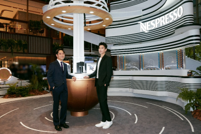 林上明先生与赵又廷先生共同见证Nespresso离心力咖啡驿站正式启动