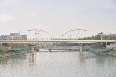 二层步廊东延伸段建成后,可实现客流双向流动。(资料图片)