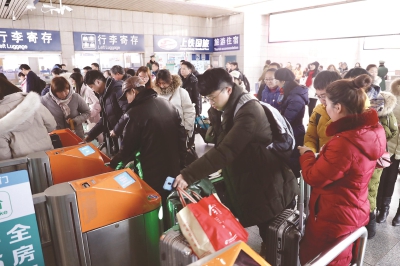 上海及时启动应急预案 应对雨雪天和返程客流