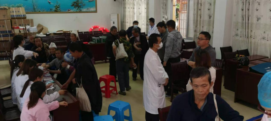 关爱贫困地区民众健康 联仁健康集团助力国家精准扶贫