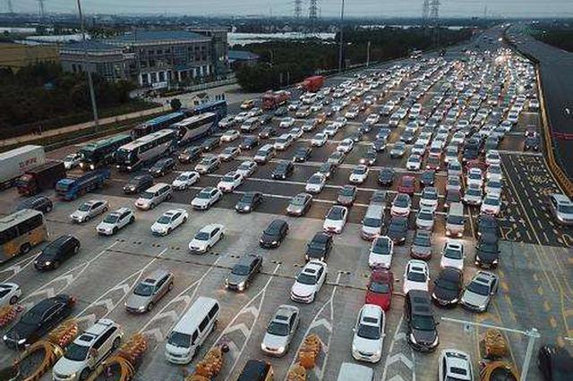 上海春节七天高速公路网车流量逾500万辆 年初二最高