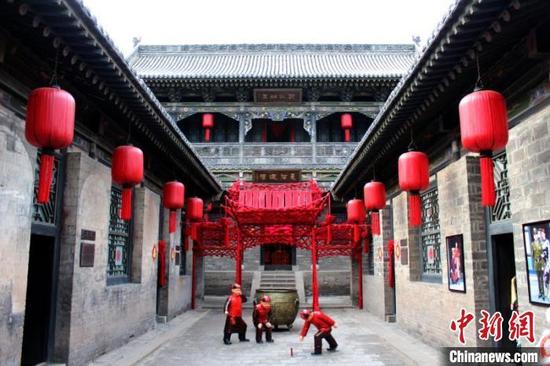 山西乔家大院景区发布公告称,疫情结束后,自景区恢复运营之日起,对全国医务工作者实行一年免费开放。 乔家大院景区供图
