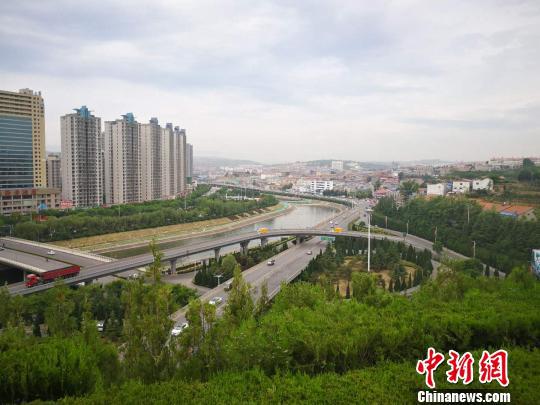 2019年,山西将建设黄河、长城、太行三大板块旅游公路1416公里。 资料图 杨杰英 摄