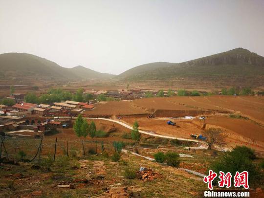 山西为土地使用套上“紧箍咒” 任丽娜 摄