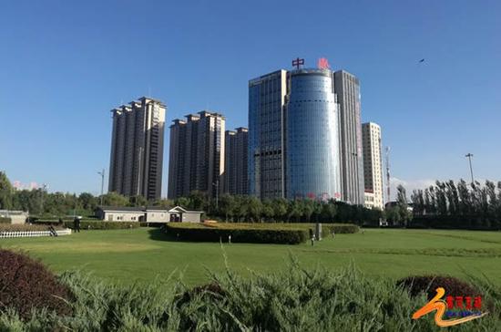 黄河网友10月拍摄的太原晴好天气。网友“清风明月”摄。