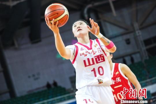 山西女篮队员在比赛中。 刘一凡 摄