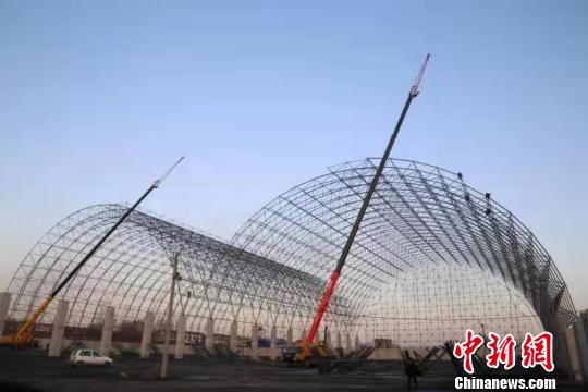 潞城区大宗煤炭综合物流园是该区通过整合区位、交通、产业、土地等优势建设的园区,也是该区“一枝四叶、一网四核”式现代智慧物流产业园之一,规划建设面积1300余亩,目前以储备建设用地560亩,主要辐射天脊集团、潞安集团控股煤矿、晋能集团石窟煤业和微子煤业等