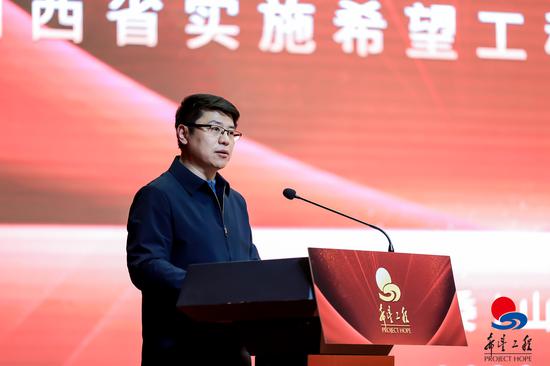 团省委书记张钧在现场发言