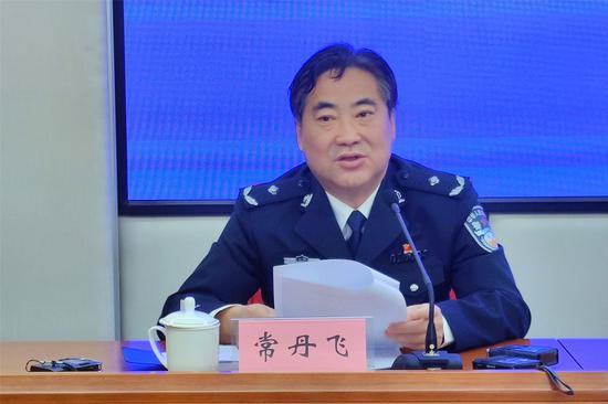 太原市公安局党委委员、副局长常丹飞发布通告 郝智祥 摄