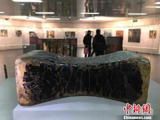 “文化之美·漆心可见”清华大学雪花秀非遗保护基金“漆彩三晋”山西漆艺巡展展品。 胡健 摄