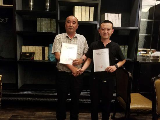 联合创始人白跃生副总经理,右联合发起人创始人杨冬冬副总经理