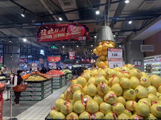 备战双十一 美特好超市滨河店实景