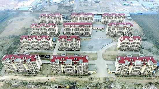 该市将组建采煤沉陷区治理有限公司,启动西北片区安置工程。图为阳泉曲镇两个村的新建安置小区。