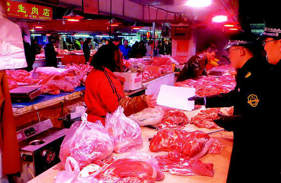 太原节前查肉类批发市场 9家问题经营户被责令
