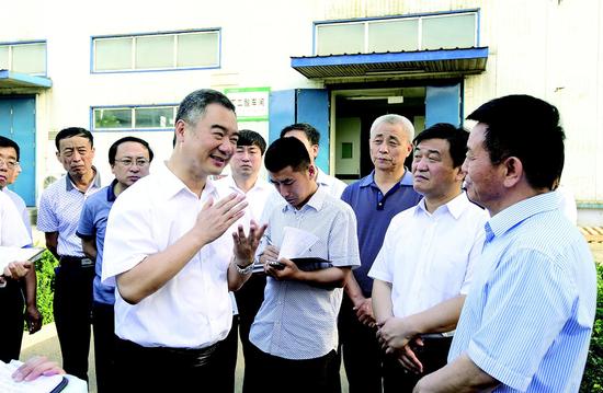 吕梁市委书记王清宪在孝义市金晖兆隆高新科技有限公司调研