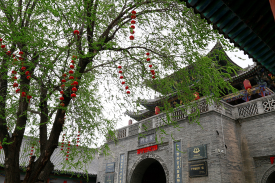 李家大院广善门