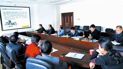 2017年2月中旬,山西省纪委、监委办案人员集中学习研讨《山西省纪委监委机关执纪监督监察工作制度》。 陈文林 摄