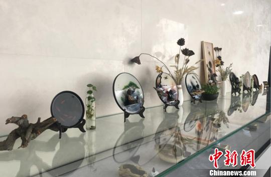 600多件(组)来自山西35所院校的艺术作品在此间亮相,为此太原美术馆专门拿出一个月档期和几乎全部展厅用于此次展览。太原美术馆提供