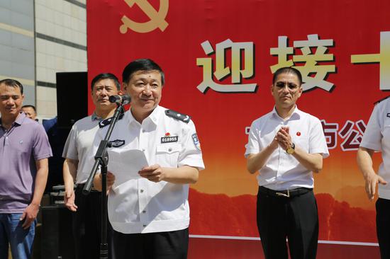 太原市公安局第二届龙城卫士书画摄影展--挥毫