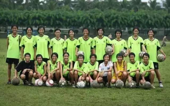 山西最美足球教练