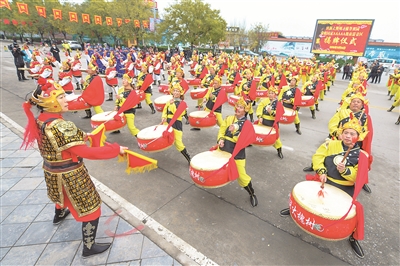 洪洞大槐树寻根祭祖园荣膺国家5A级旅游景区揭牌仪式现场。记者 栗美霞 摄