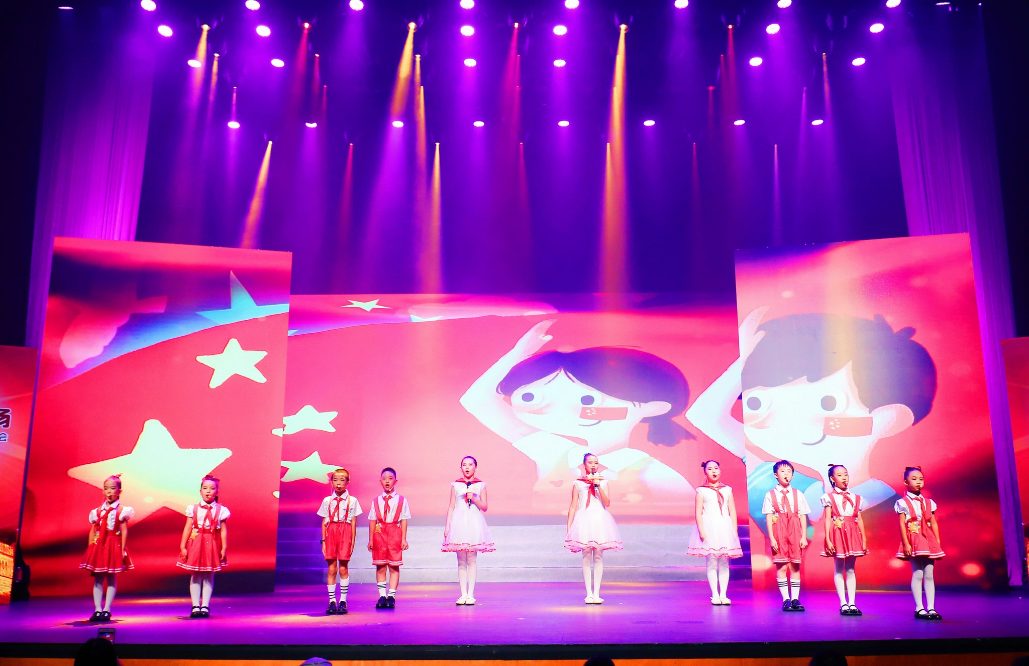 中国少年之声艺术团演唱“红领巾相约中国梦”原创歌曲