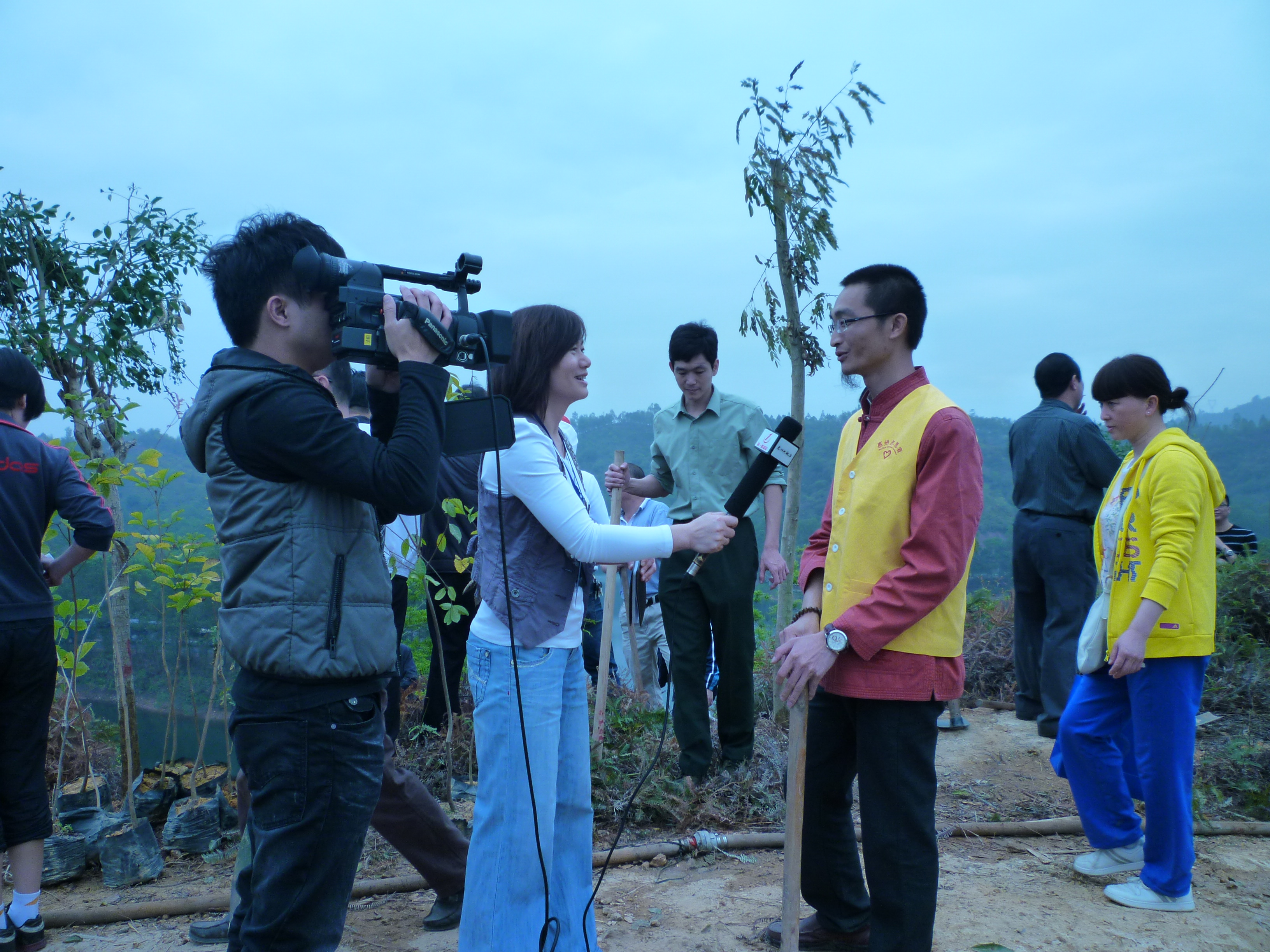 苹果公司CEO库克（左）在北京接受新浪科技专访