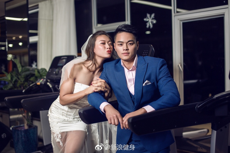 肌肉婚纱照_肌肉帅哥